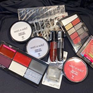 Wet n wild 11 piece Goth GothGlam kit makeup 💄